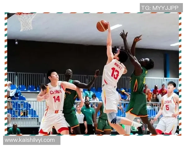 中国男篮迎战美国队挑战世界篮球强队展现实力与风采